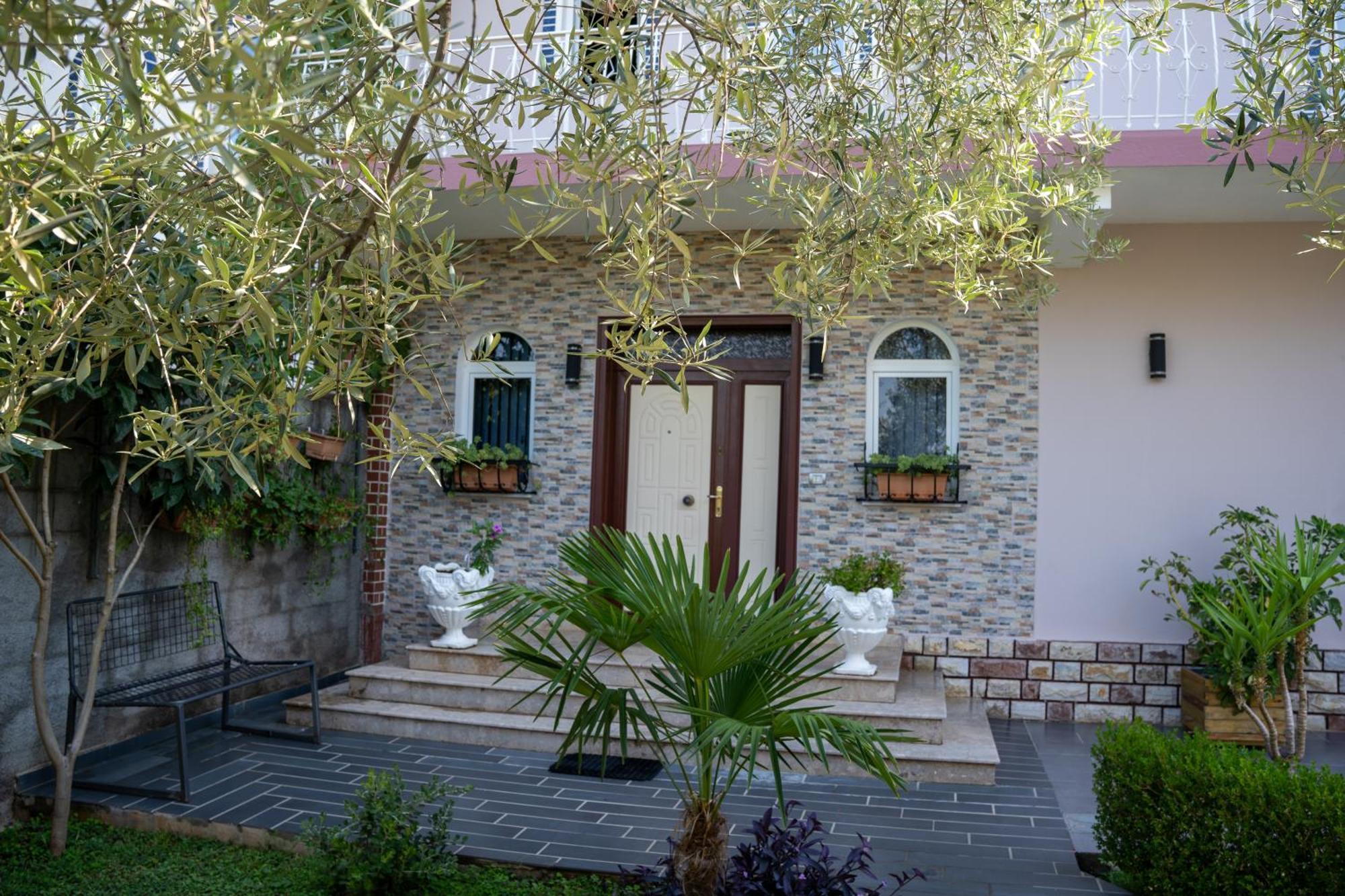Alesio Guest House Krujë Eksteriør bilde
