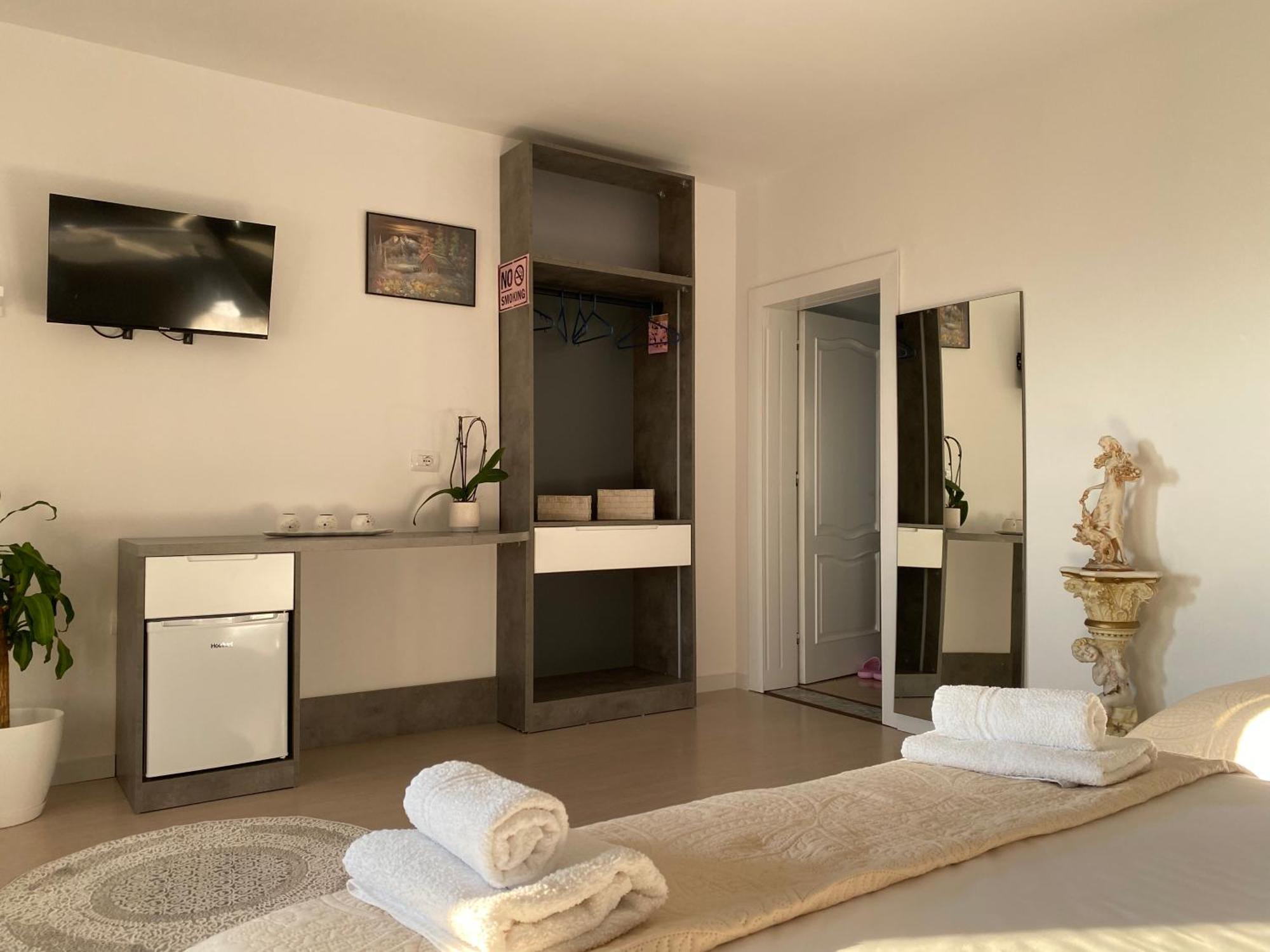 Alesio Guest House Krujë Eksteriør bilde