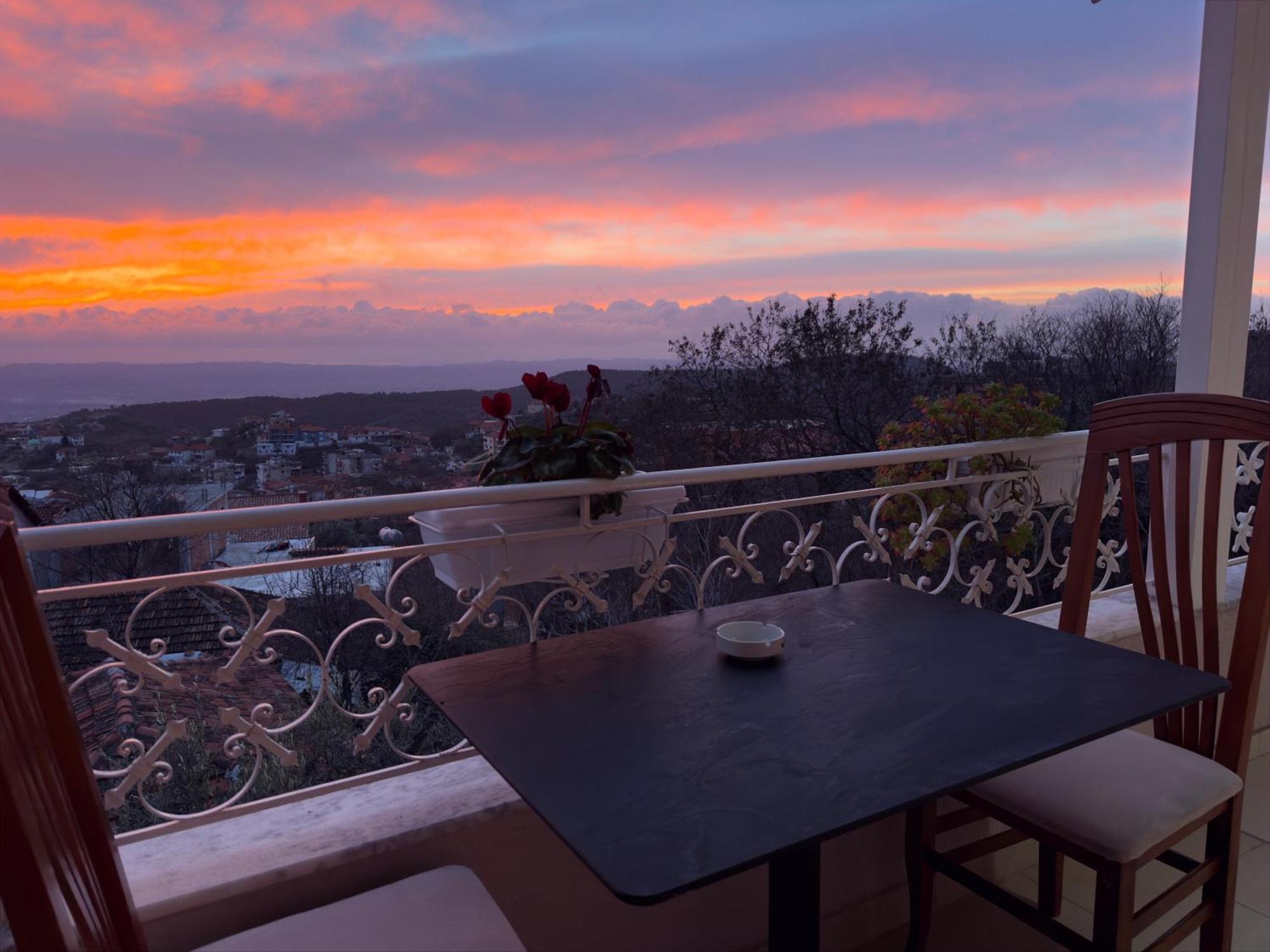 Alesio Guest House Krujë Eksteriør bilde